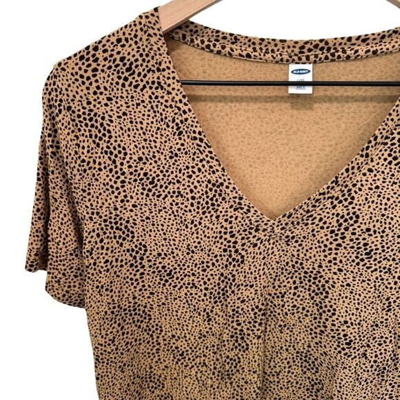 Old Navy Luxe V-Neck T-Shirt Brown Animal Print M - Picture 3 of 5